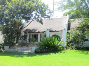 Гостиница Green Park Manor  Йоханнесбург